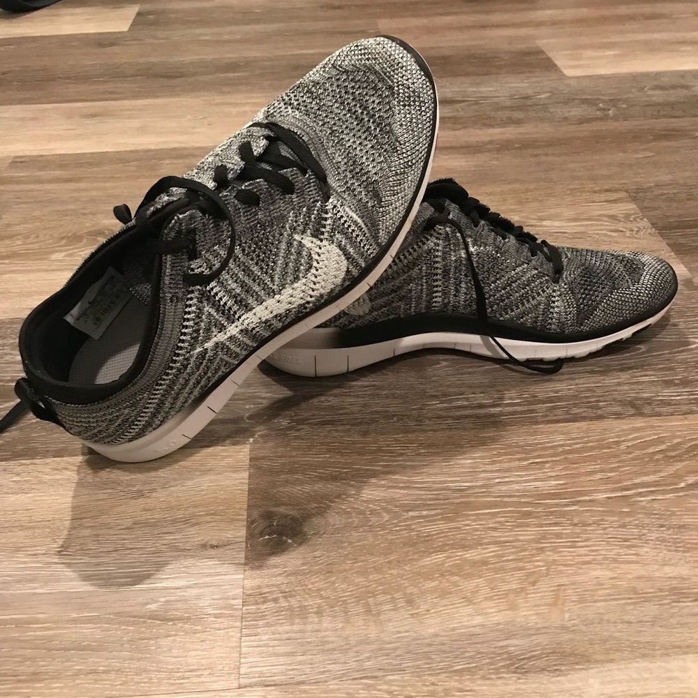 Nike flyknit women’s size 8